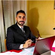 Laureato in Scienze Politiche, Giurisprudenza e con master in Security and Intelligence offre assistenza didattica